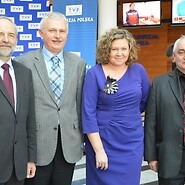 Cyfrowe Patrole wyznaczają trendy – uczniowie pomagają Polakom w przejściu ...