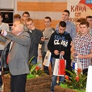 Cyfrowe Patrole wyznaczają trendy – uczniowie pomagają Polakom w przejściu ...